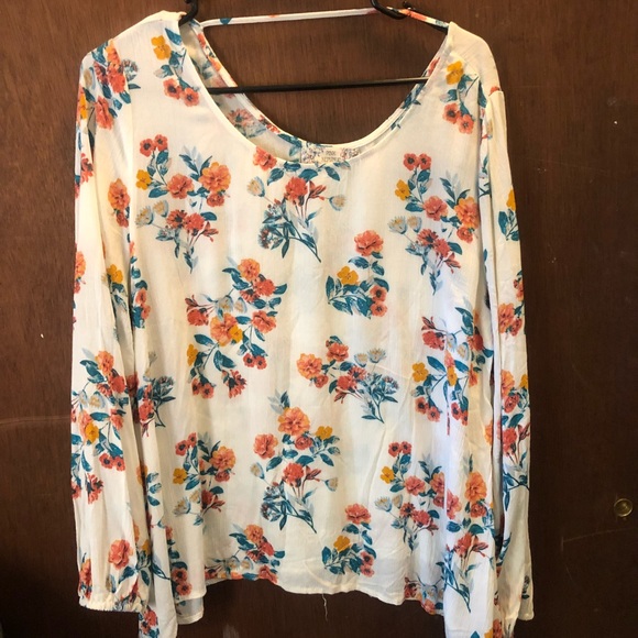 Pink Republic Tops - Floral Long Sleeve wavy top